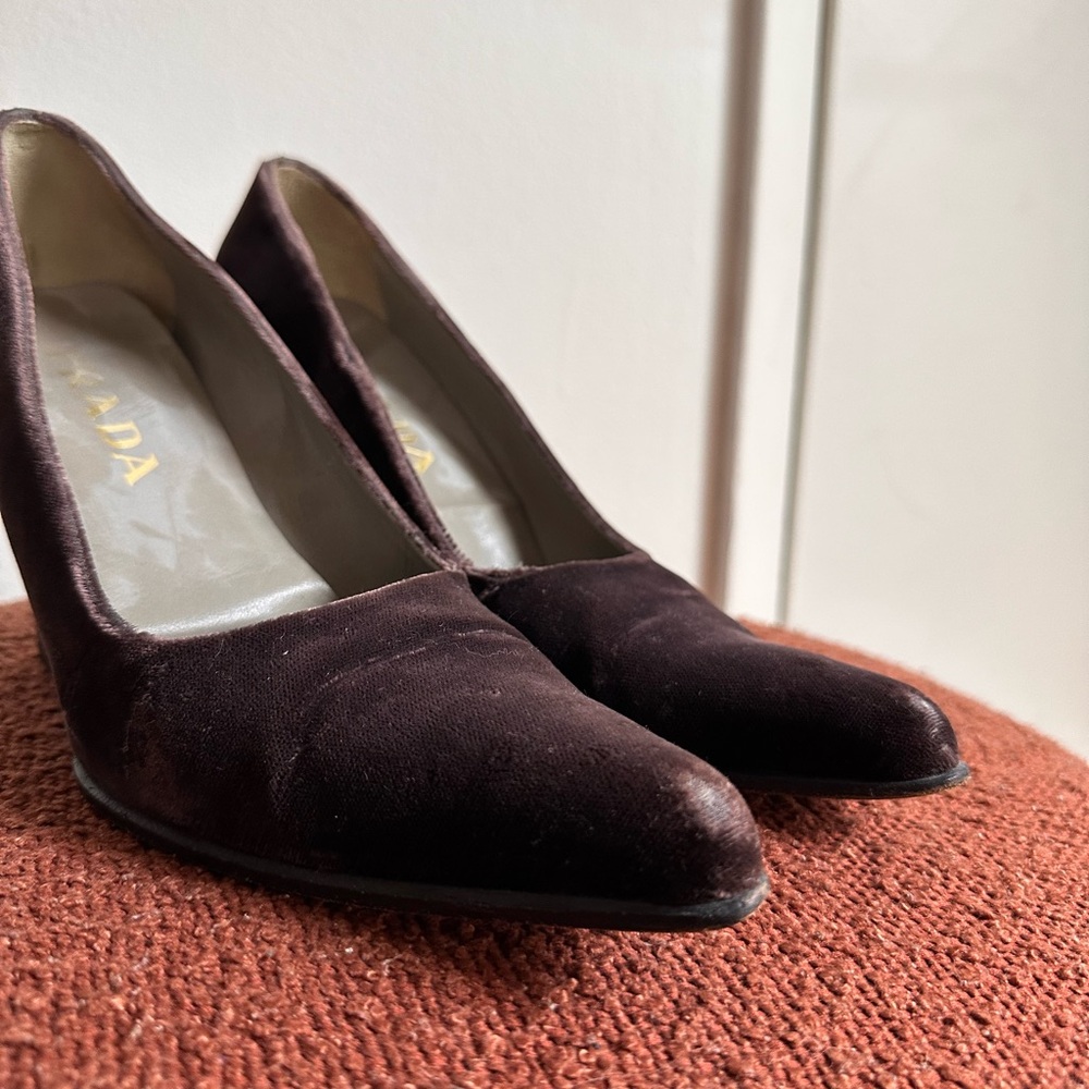 Prada 90’s Chocolate Brown Velvet Block Heel Pumps - Women - Picture 10 of 10
